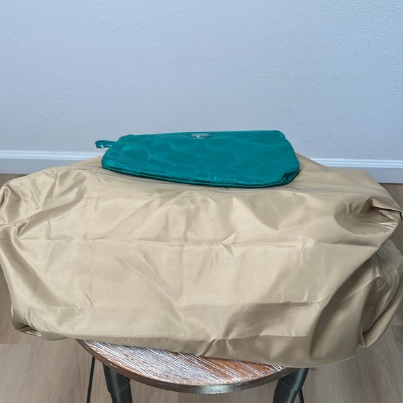 Rare Coach XL EMERALD GREEN Weekender Tote + Pouch - Picture 8 of 8